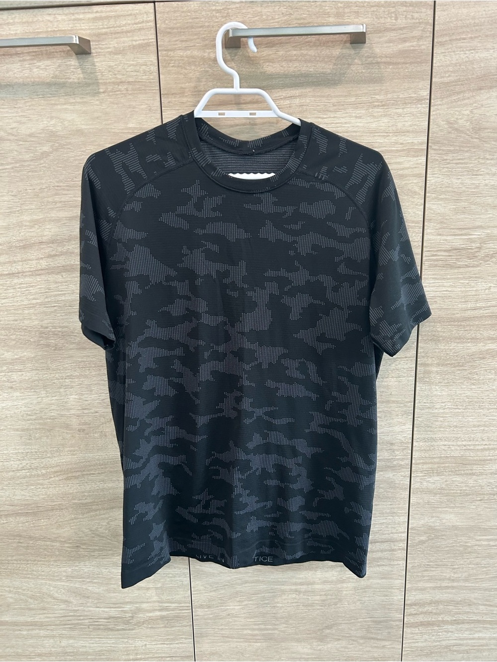 Men’s Lululemon Shirt M